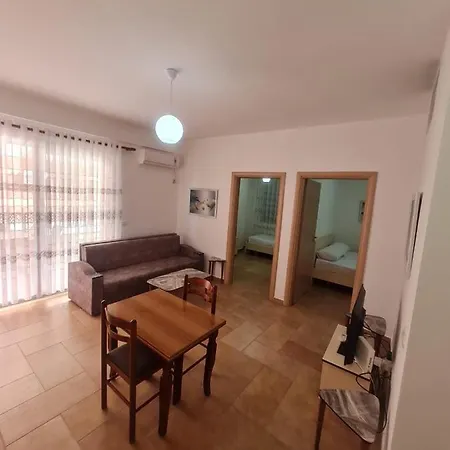 דירה Aulona